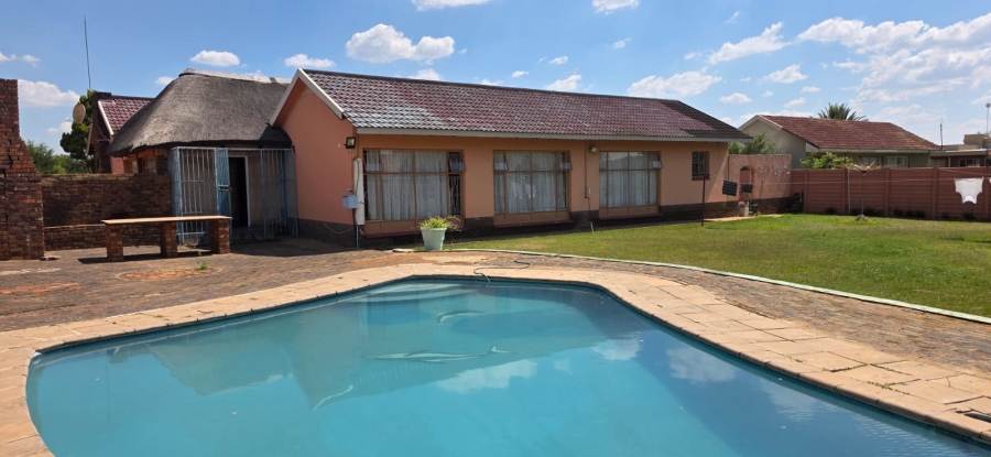 4 Bedroom Property for Sale in Meiringspark North West